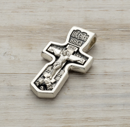 Маленькие серебряные крестики